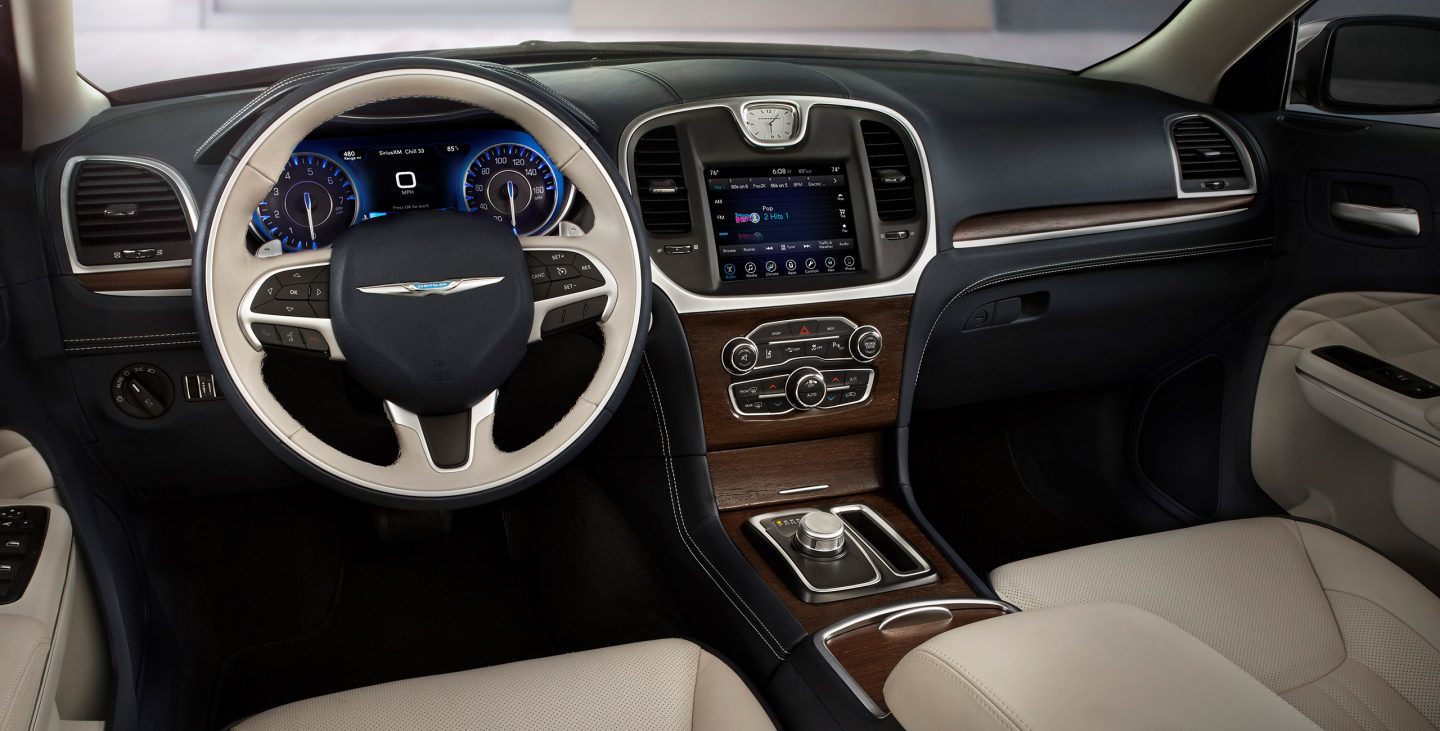 2018 Chrysler 300 Two Tone Front Interior